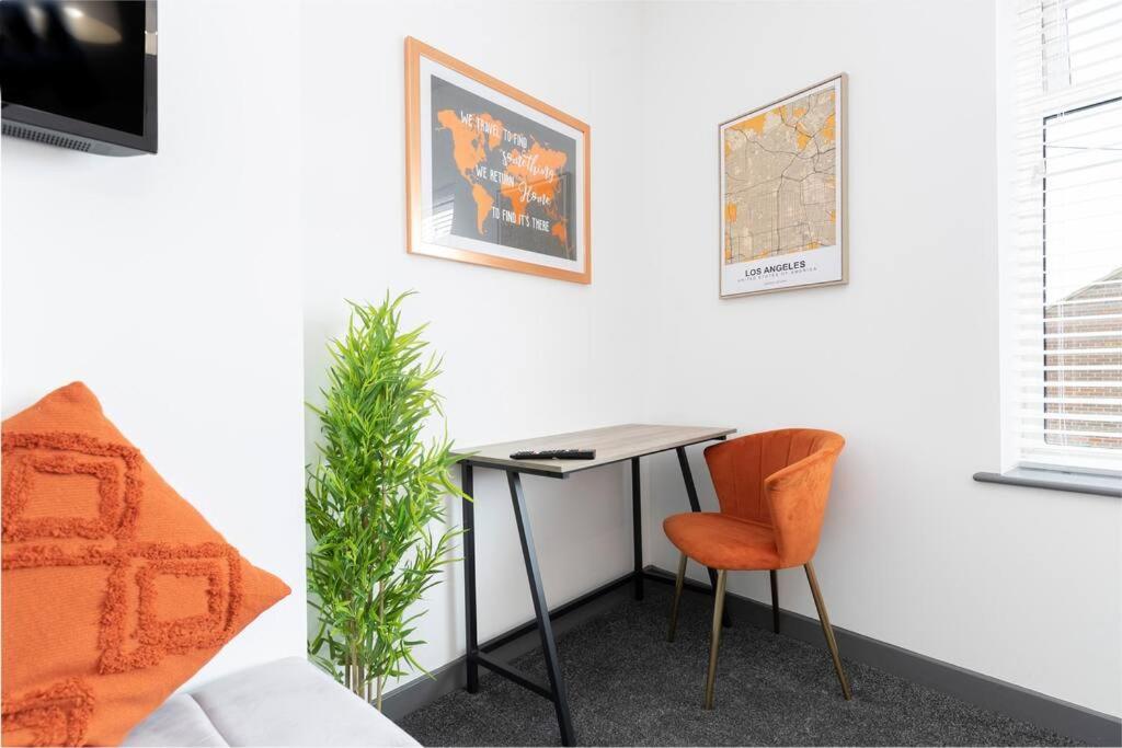 Modern Centrally Located 3 Bed Property With Tvs In Each Bedroom Super Fast Wifi And Crisp White Hotel Linen Hosted By Our Home Short Stays Darlington  Exterior foto